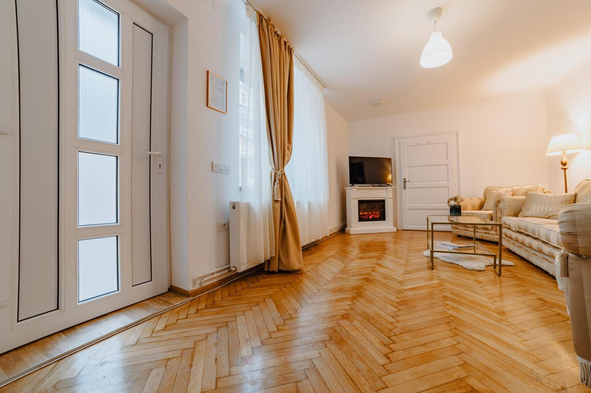 Anastasia Apartments With Parking Brașov Exterior foto